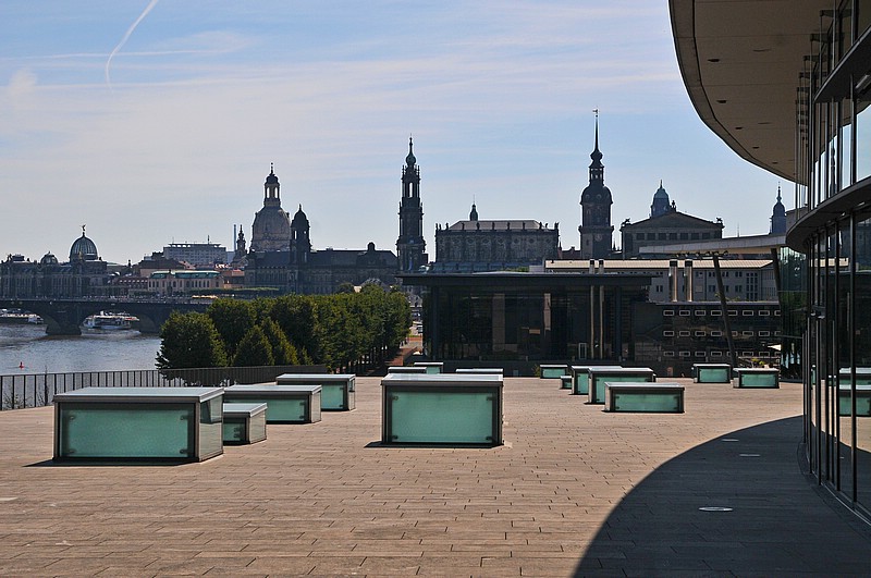DSC_09703E.jpg