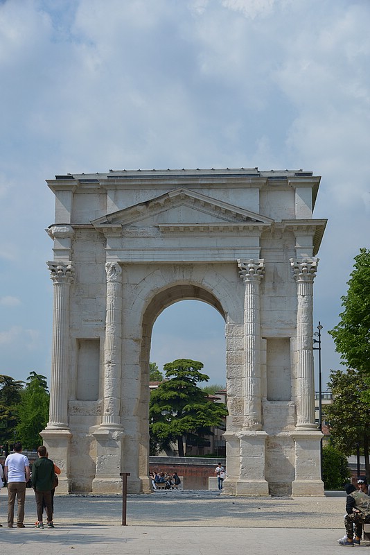 DSC_0201ERAW.jpg