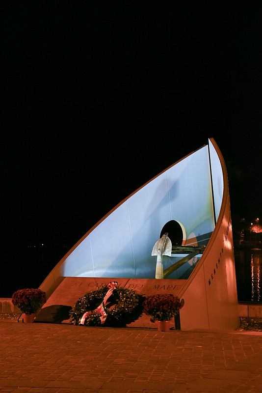 DSC_3442RAW.jpg