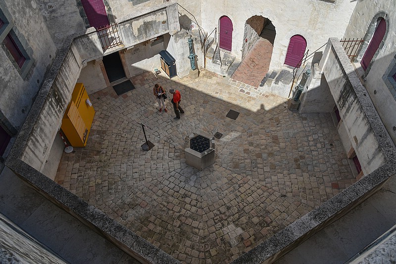 DSC_5157RAW.jpg