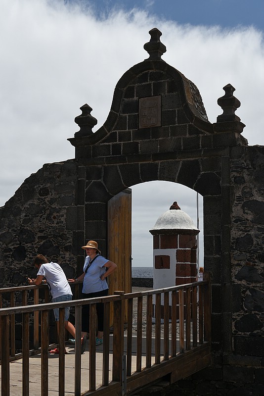 DSC_1692RAW.jpg