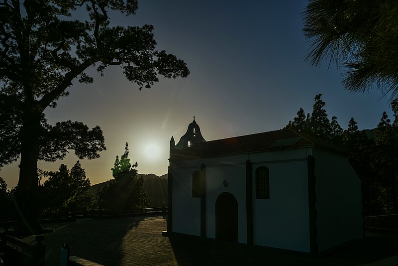 DSC_1990RAW2.jpg